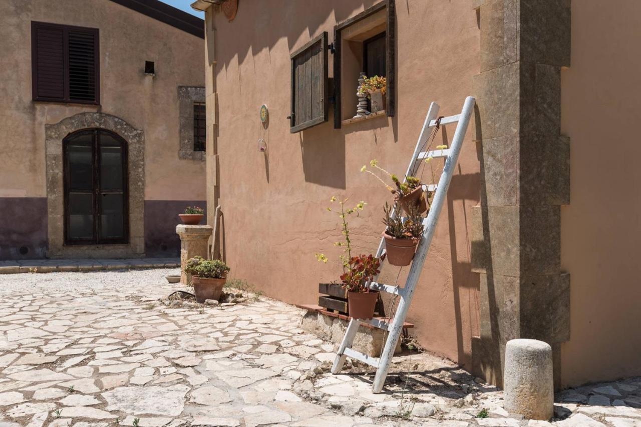 Agriturismo Terra Di Pace Noto Ngoại thất bức ảnh