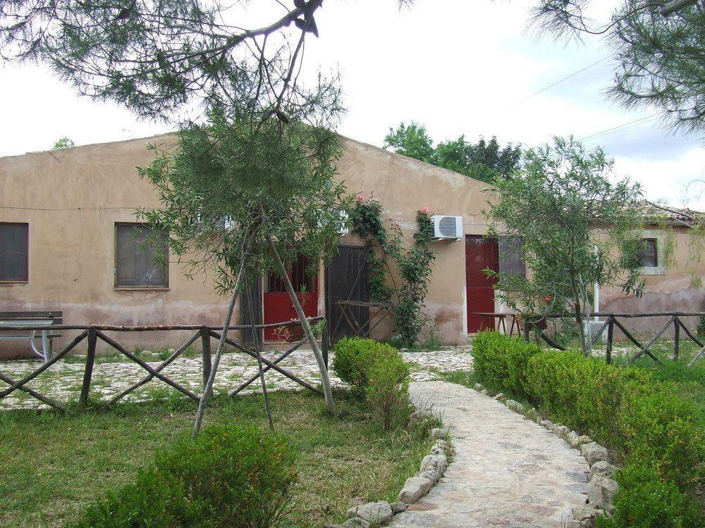 Agriturismo Terra Di Pace Noto Ngoại thất bức ảnh